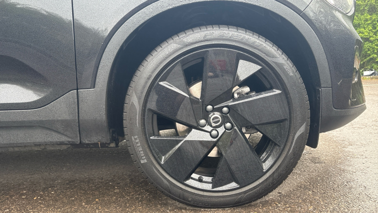 Volvo XC40 2.0 B3P Plus Black Edition 5dr Auto Petrol Estate